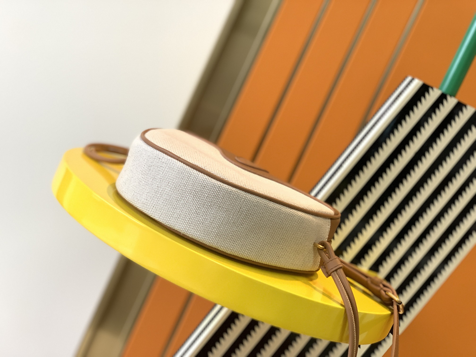 Y51 le monogramme cŒur bag in canvas and smooth leather brown gold 67526095 20 x 17 x 6 cm