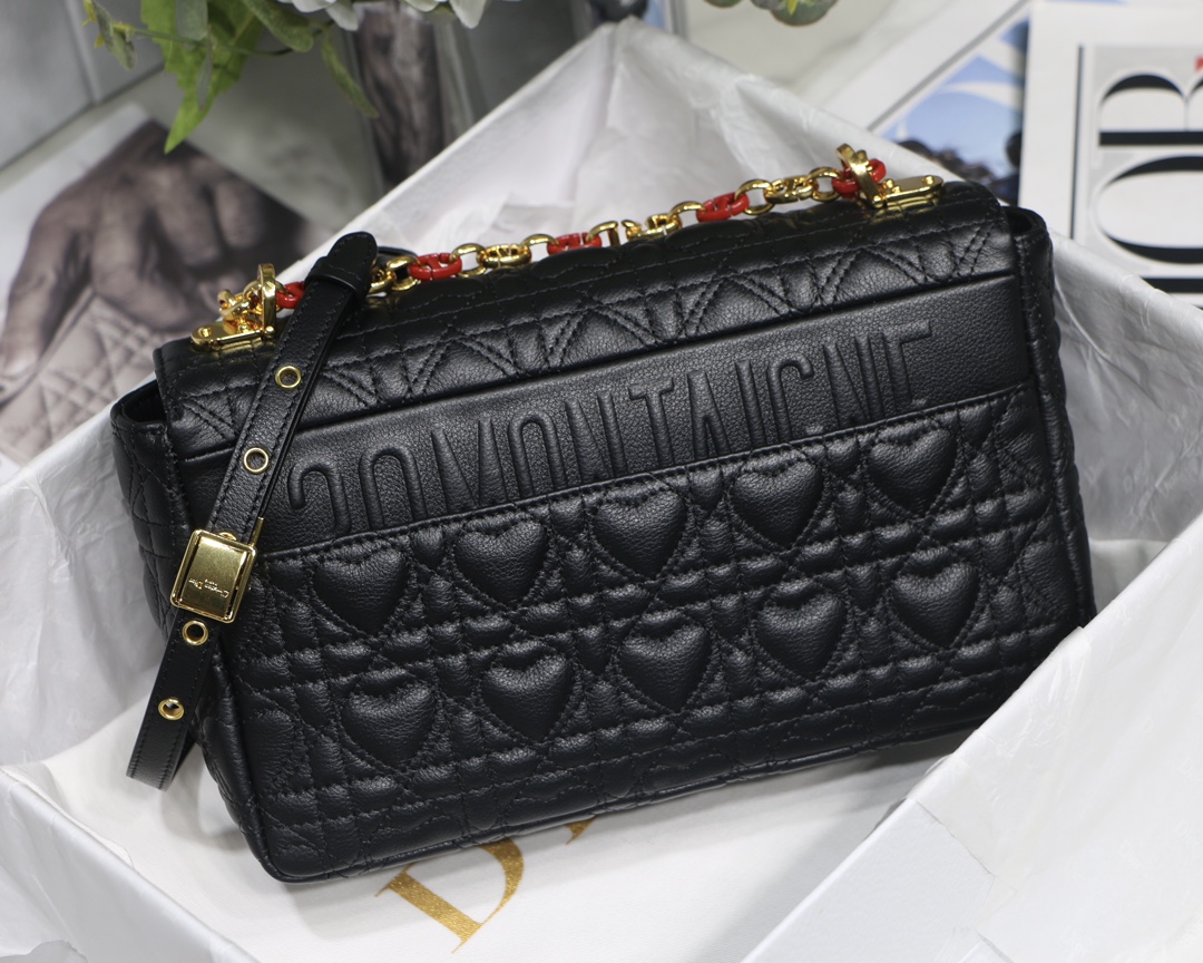 D10r medium D10ramour caro bag cannage calfskin with heart motif black m9242 25.5 x 15.5 x 8 cm