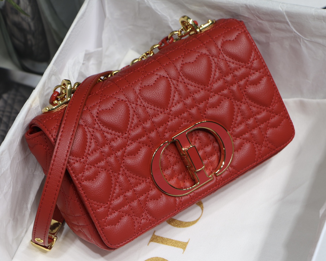 D10r small D10ramour caro bag cannage calfskin with heart motif red m9241 20 x 12 x 7 cm