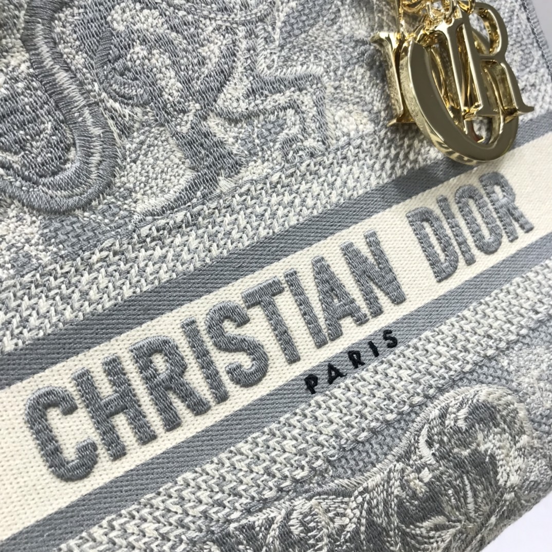 D10r medium lady d-lite bag gray toile de jouy reverse embroidery m0565 23.5 x 20 x 13 cm