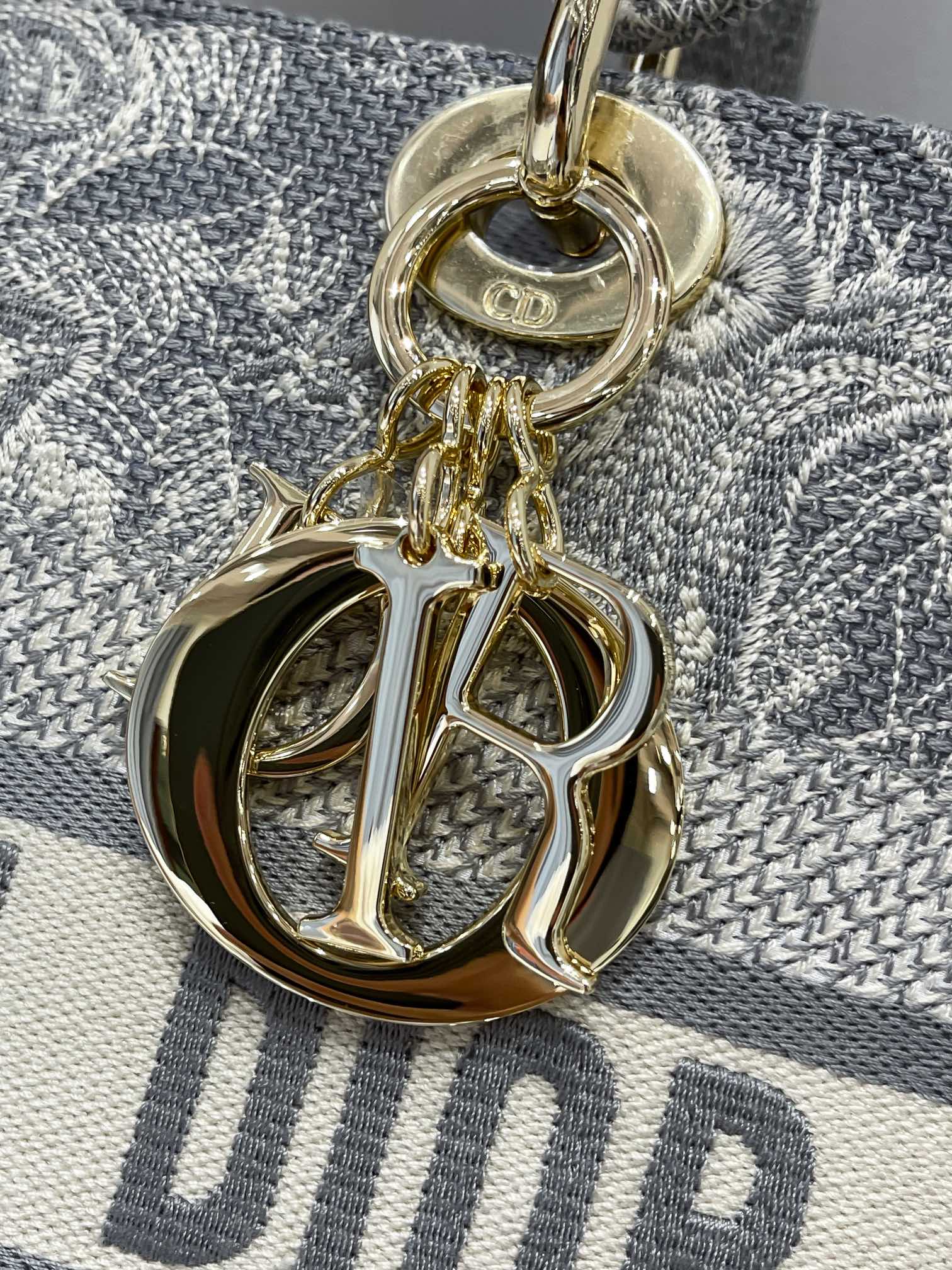 D10r large lady d-lite bag gray toile de jouy reverse embroidery m0566 32 x 25 x 11 cm