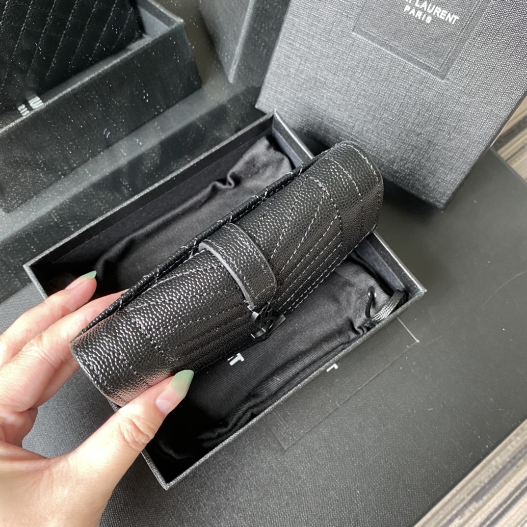 Y51 small monogram envelope wallet in mix matelassÉ grain de poudre embossed leather black metal 651026 13.5 x 9.5 x 3 cm