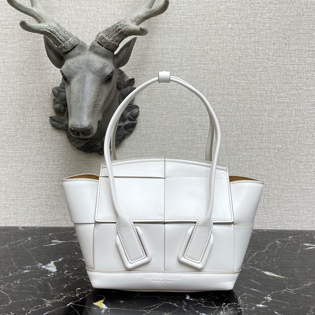 b0tt*ga Ven*ta small arco white 600606 29 x 8 x 17 cm