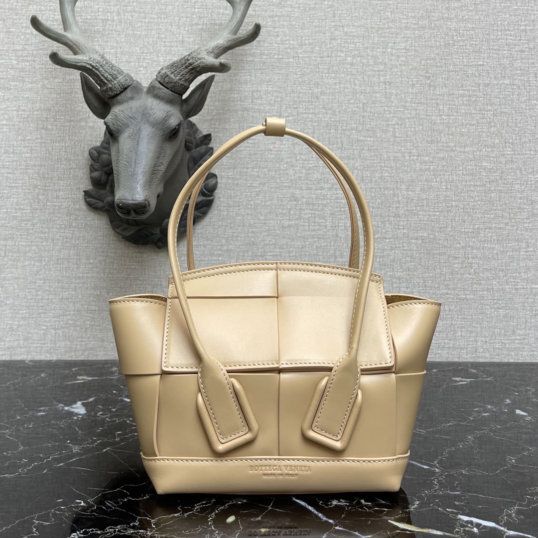 b0tt*ga Ven*ta small arco creme 600606 29 x 8 x 17 cm