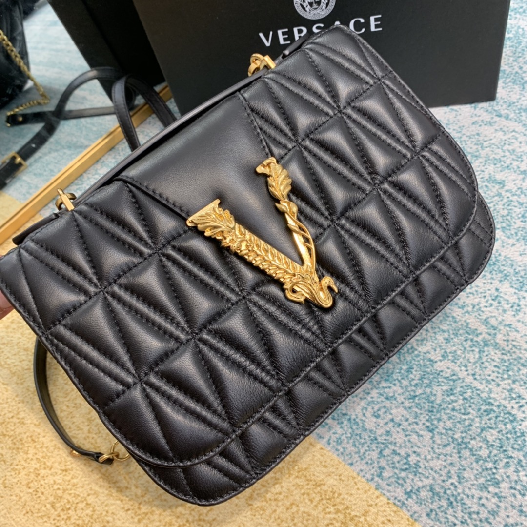 VERASACE VIRTUS QUILTED Shoulder Bag Black DBFG985 24 x 9 x 16.5 cm