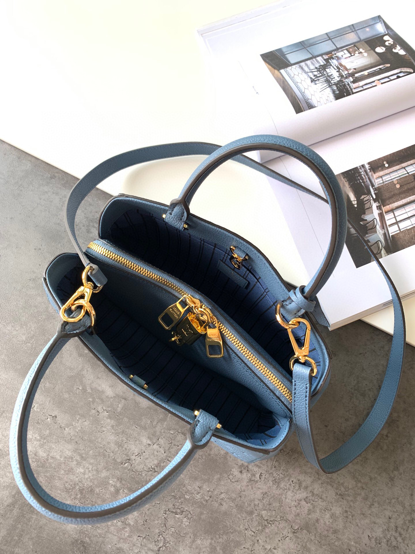 l0vis Vvtt0n montaigne bb monogram empreinte leather blue m42747 29 x 20 x 13 cm