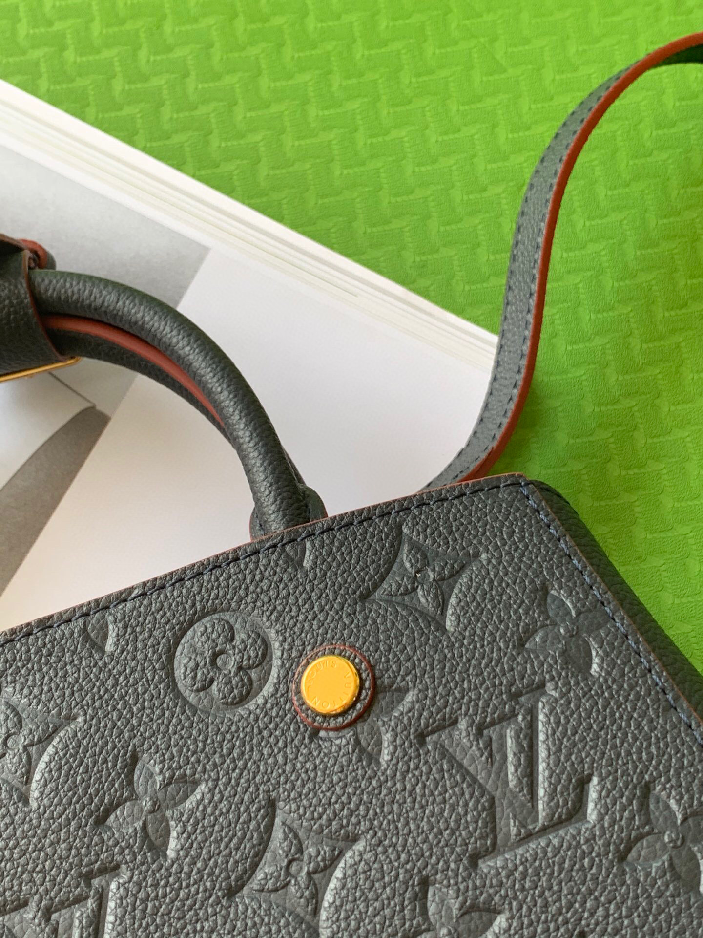 l0vis Vvtt0n montaigne bb monogram empreinte leather marrine rouge m42747 29 x 20 x 13 cm