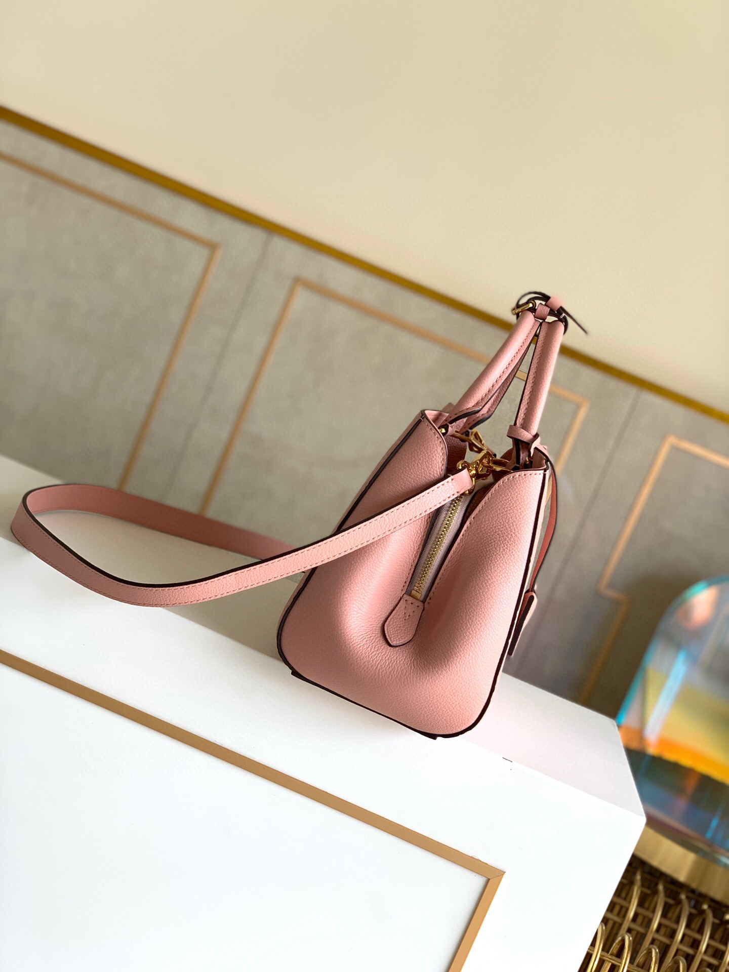 l0vis Vvtt0n montaigne bb monogram empreinte leather powder pink m42747 29 x 20 x 13 cm