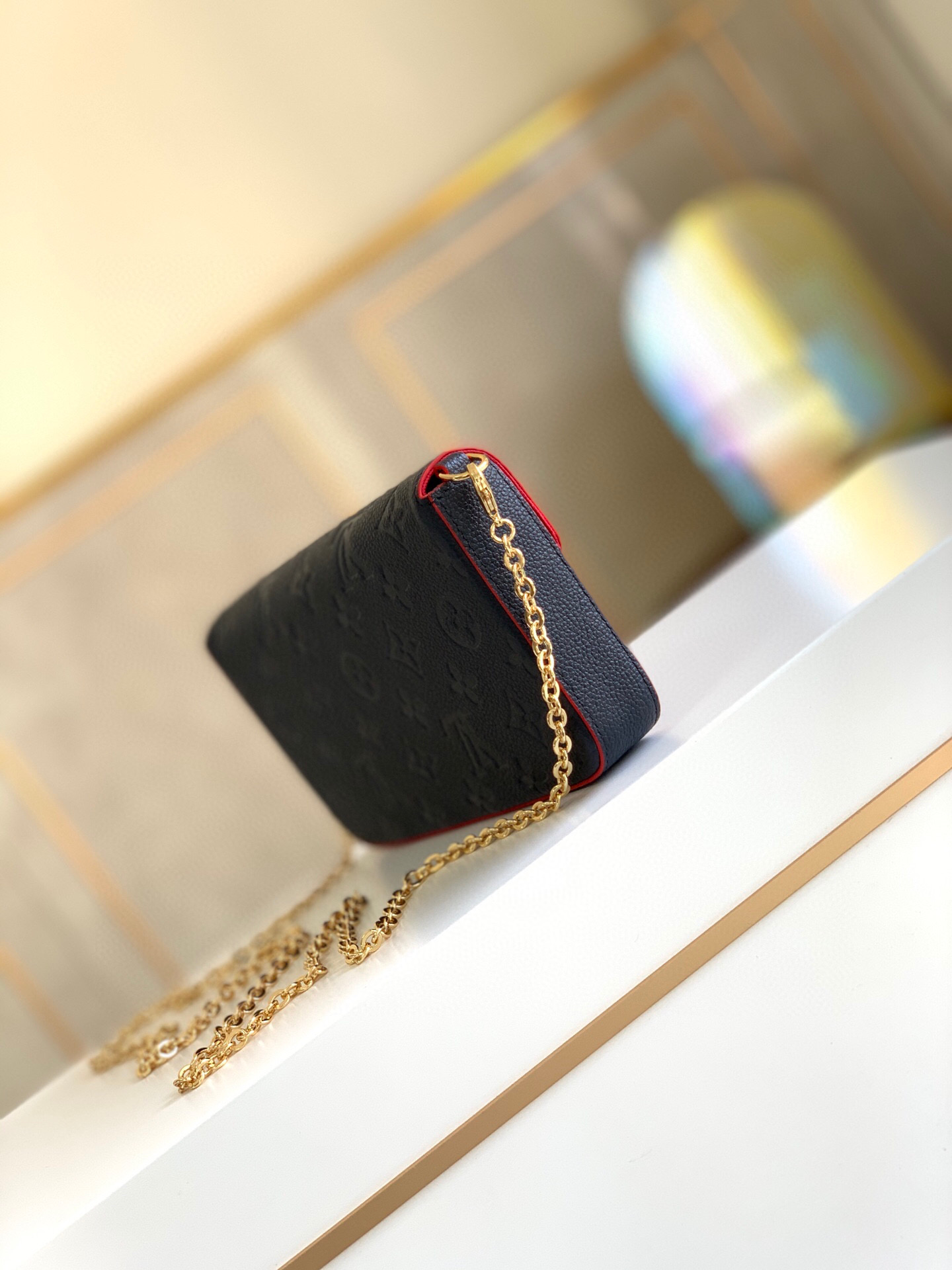 l0vis Vvtt0n fÉlicie pochette monogram empreinte leather navy and red m64099 21 x 12 x 3 cm