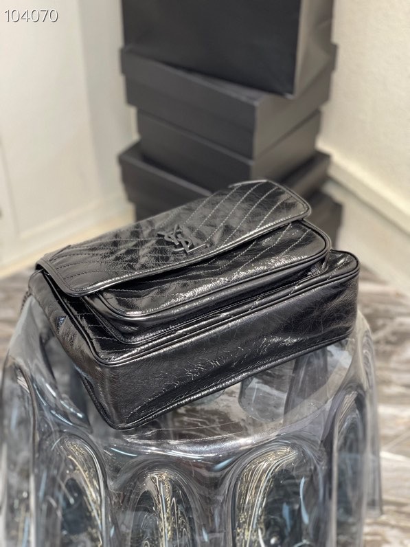 Y51 large crinkled vintage leather black 4988830 32 x 23 x 9 cm