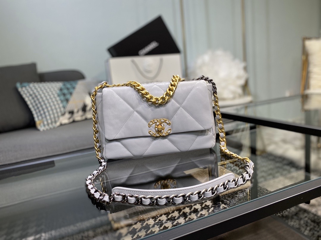 Ch**el 19 handbag lambskin grey as1160 26cm