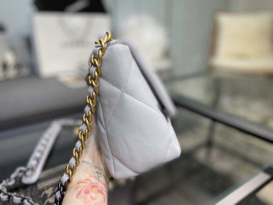 Ch**el 19 handbag lambskin grey as1160 26cm