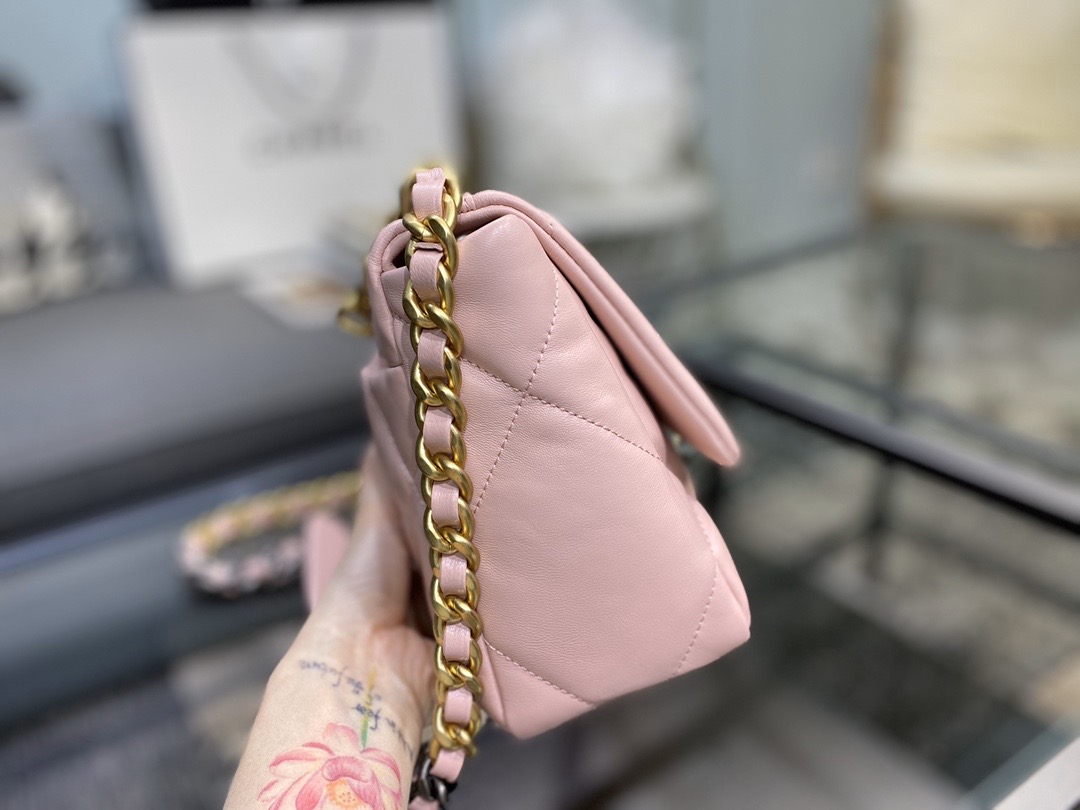 Ch**el 19 handbag lambskin pink as1160 26cm