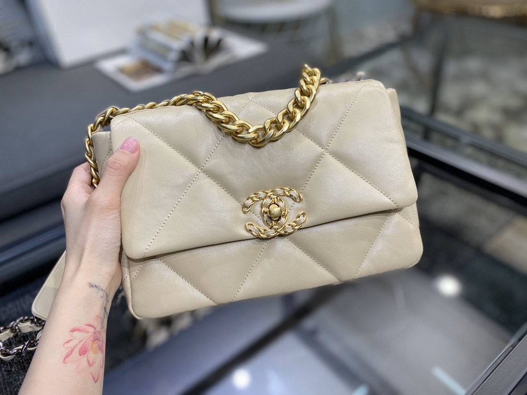 Ch**el 19 handbag lambskin beige as1160 26cm