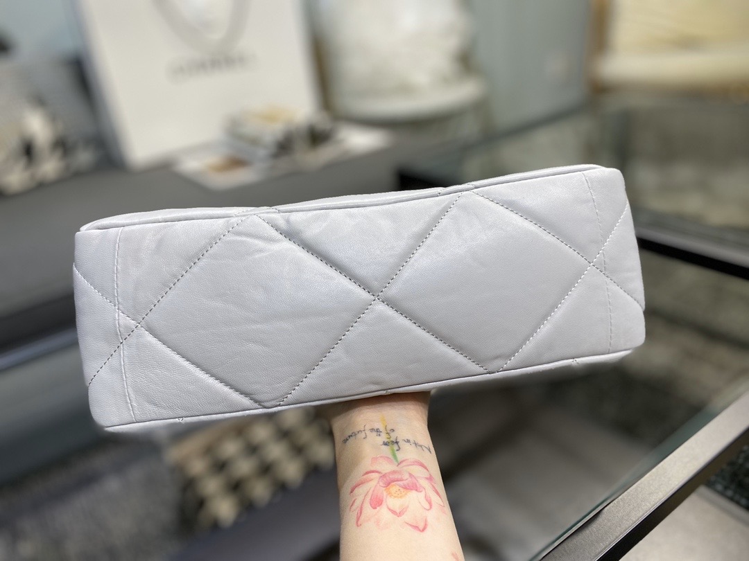 Ch**el large 19 handbag lambskin grey as1161 30cm