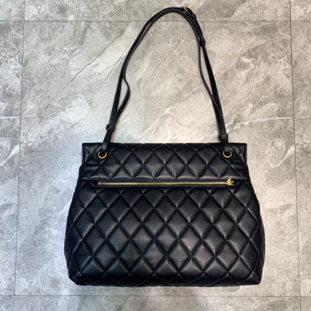 ba1en*iaga large buckle shoulder bag D1am0nd pattern leather golden metal black 37 x 8 x 29 cm