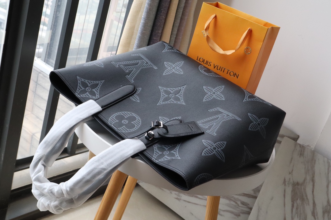 l0vis Vvtt0n cabas voyage taurillon shadow leather m57290 45 x 33 x 15 cm