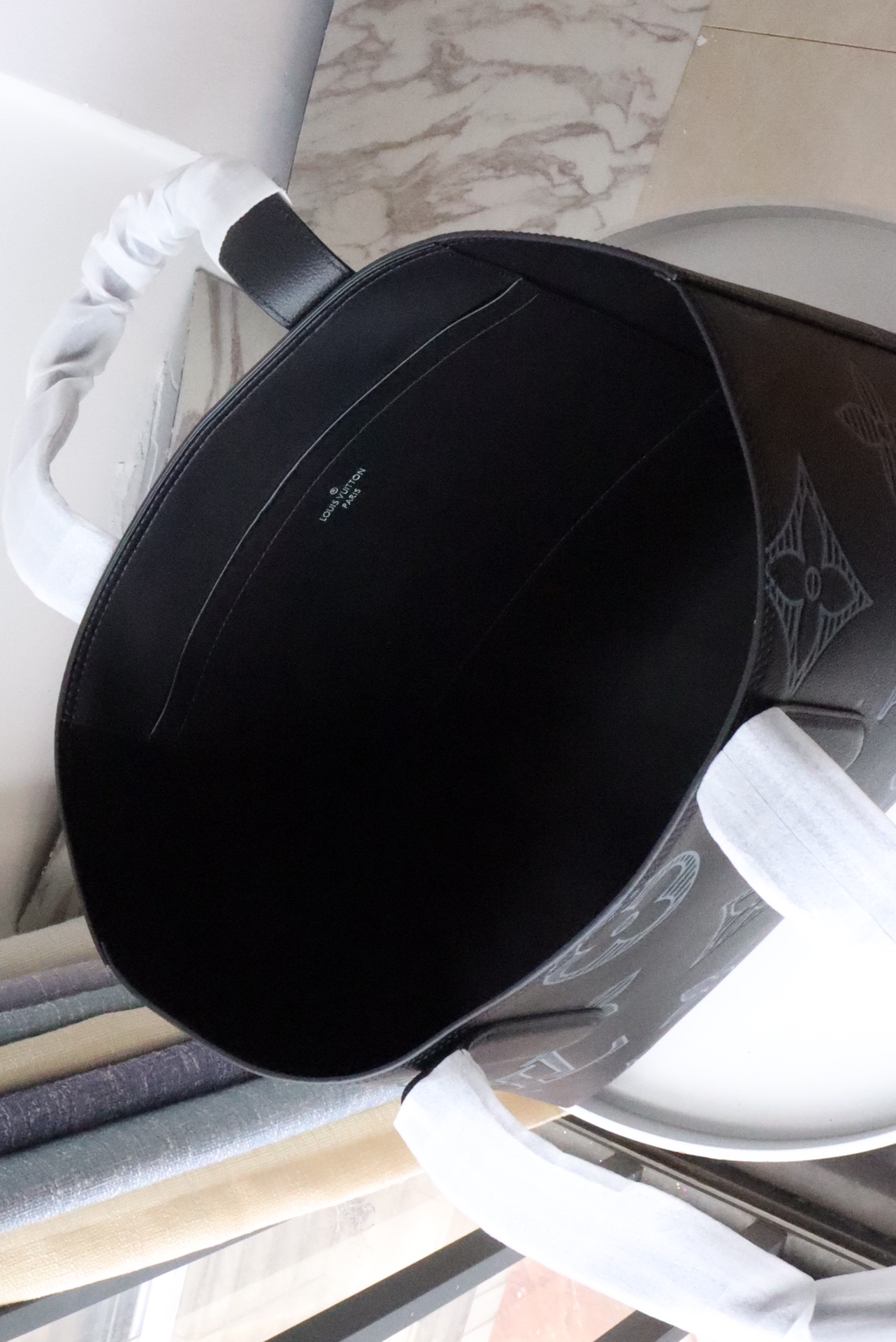 l0vis Vvtt0n cabas voyage taurillon shadow leather m57290 45 x 33 x 15 cm