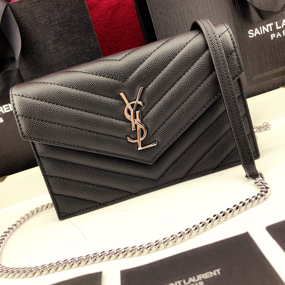 Y51 envelope chain wallet in grain de poudre embossed leather silver metal black 393953 19 x 11.5 x 4 cm