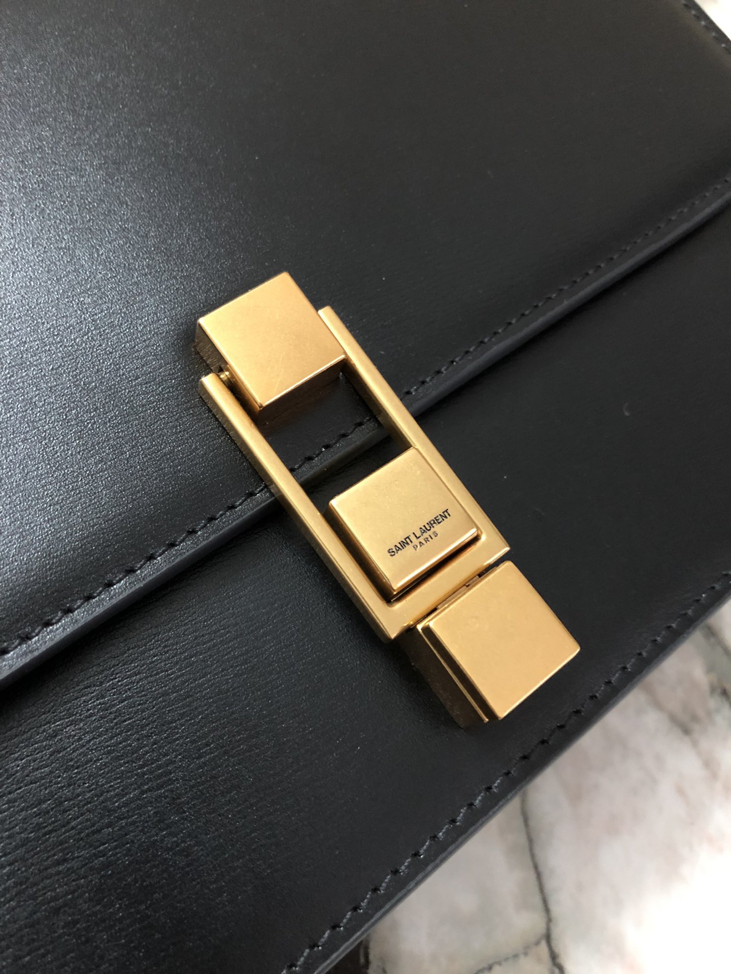 Y51 le carre satchel in box leather black 6332141 23 x 17.5 x 6.5 cm