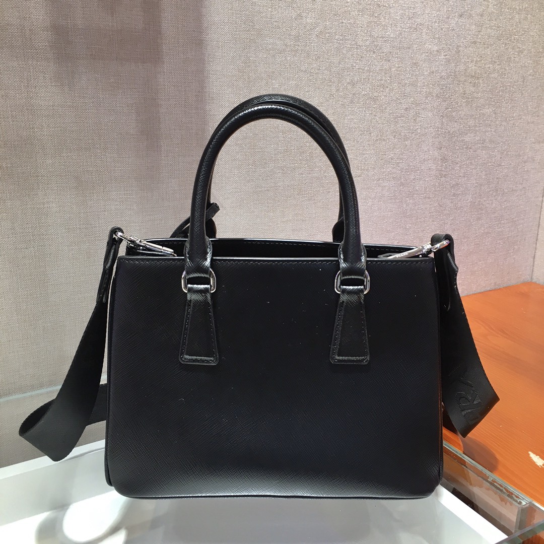 Pra*a mini galleria saffiano leather bag black 1ba296 23 x 16.5 x 10 cm