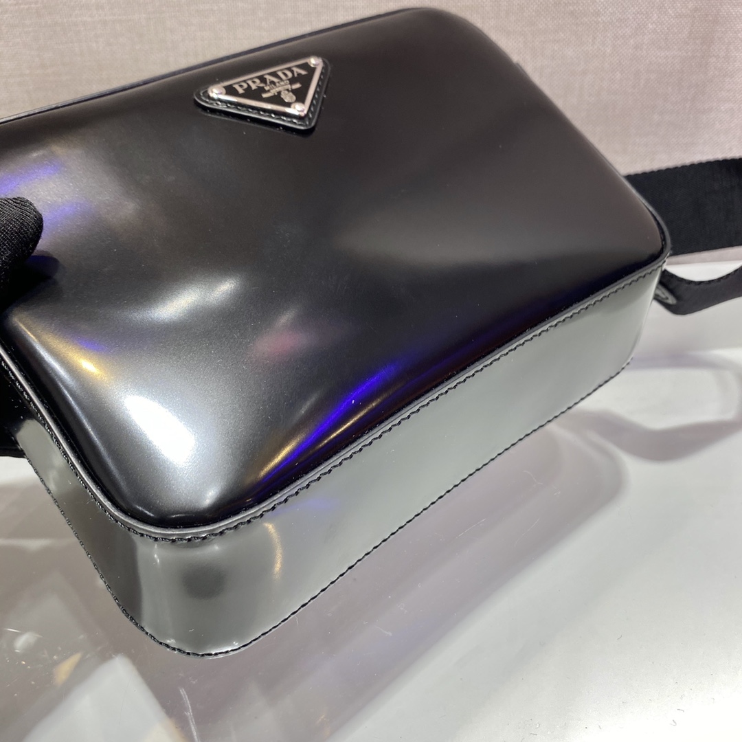 Pra*a brushed leather shoulder bag black 1bh180 19.5 x 12.5 x 4.5 cm