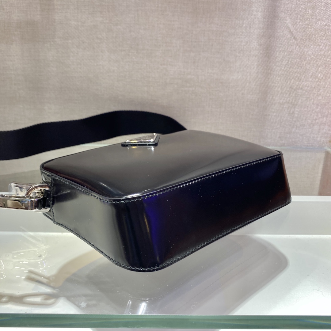 Pra*a brushed leather shoulder bag black 1bh180 19.5 x 12.5 x 4.5 cm