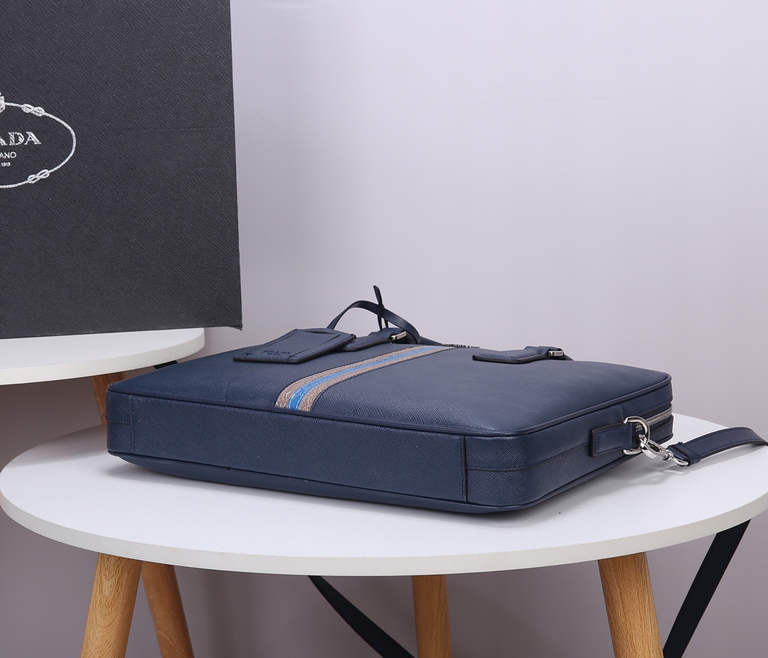 Pra*a briefcase crocodile pattern blue and brown 2ve365 36 x 28 x 4 cm