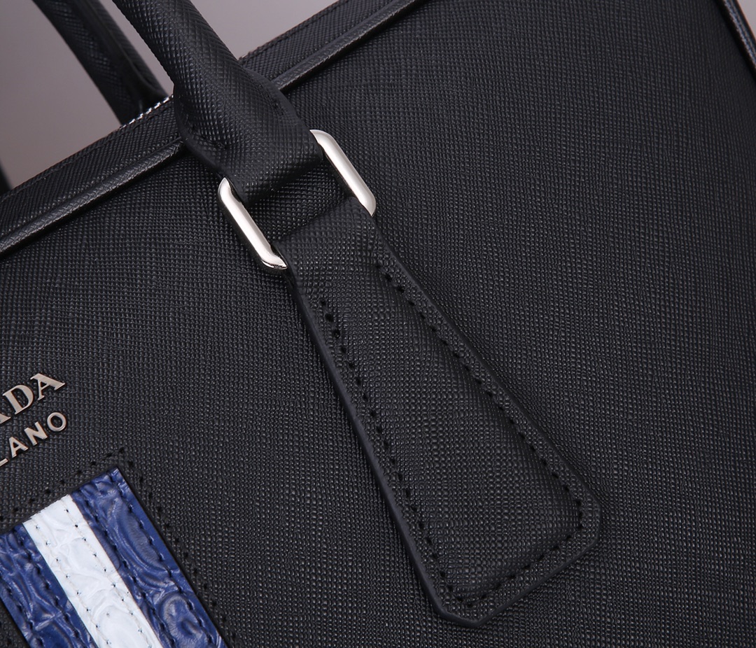 Pra*a briefcase crocodile pattern black and white 2ve365 36 x 28 x 4 cm