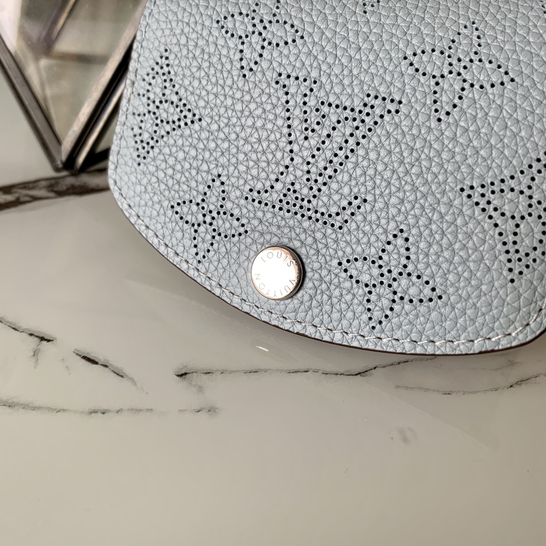 l0vis Vvtt0n iris xs wallet monogram perforations sky blue m69033 9.8 x 7.8 x 1 cm