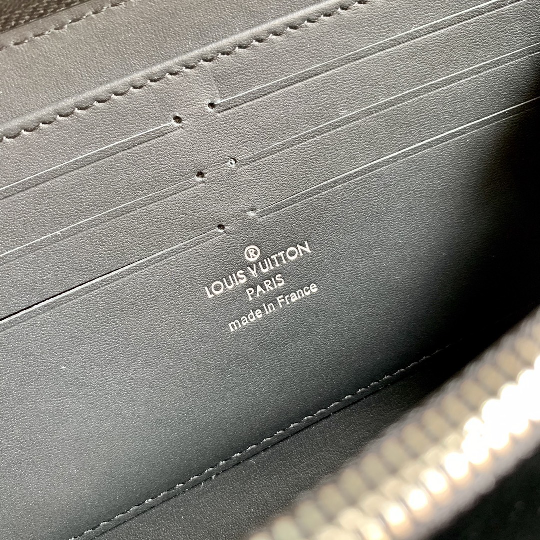 l0vis Vvtt0n zippy wallet monogram perforations mahina leather black m61867 19 x 10 cm