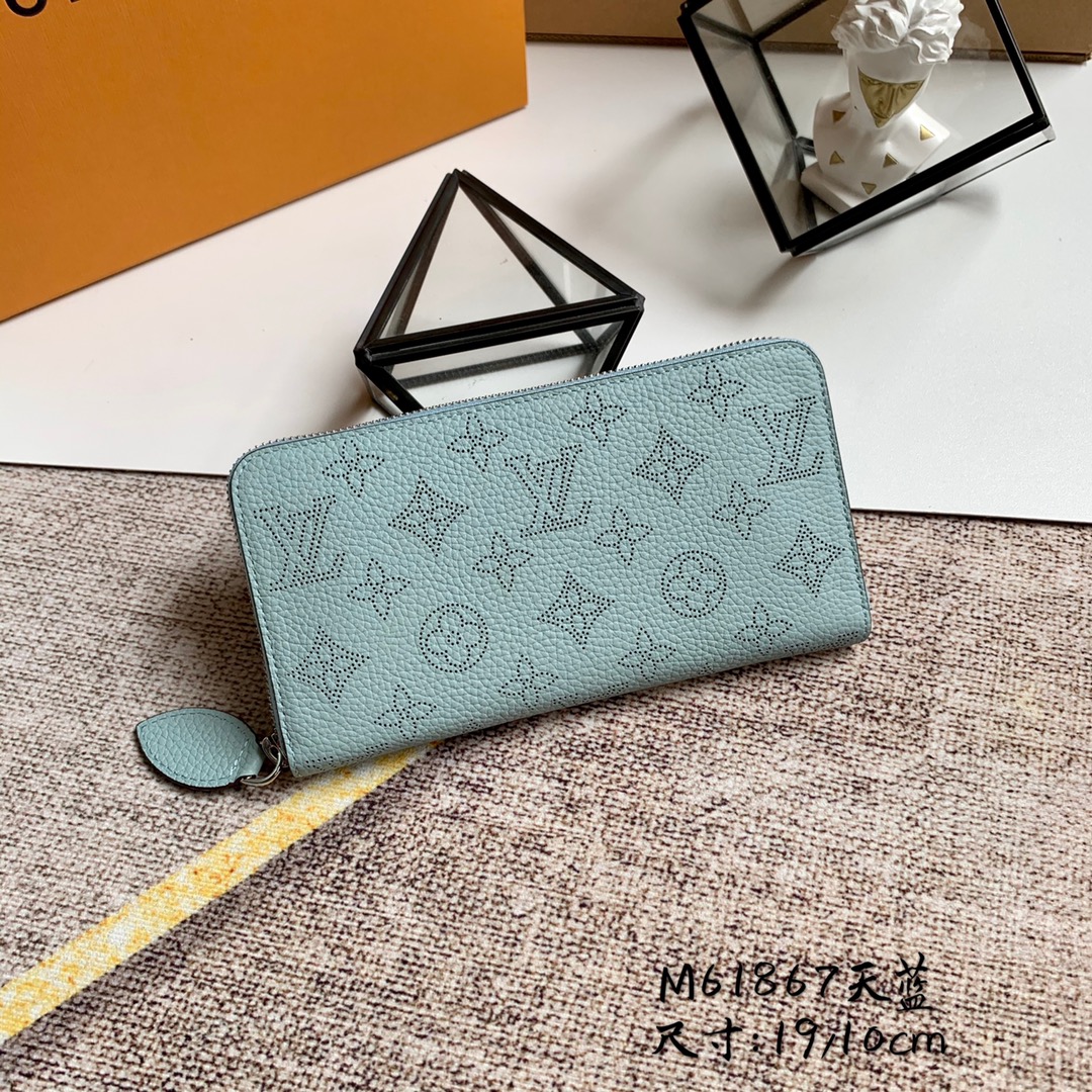 l0vis Vvtt0n zippy wallet monogram perforations mahina leather ver lagon m61867 19 x 10 cm