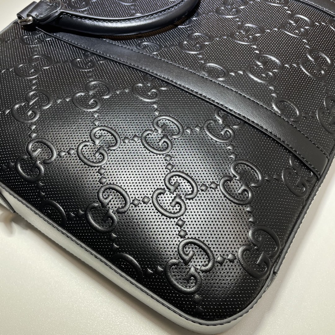 Gvc*1 medium gg embossed briefcase leather black 658573 40 x 29 x 6 cm