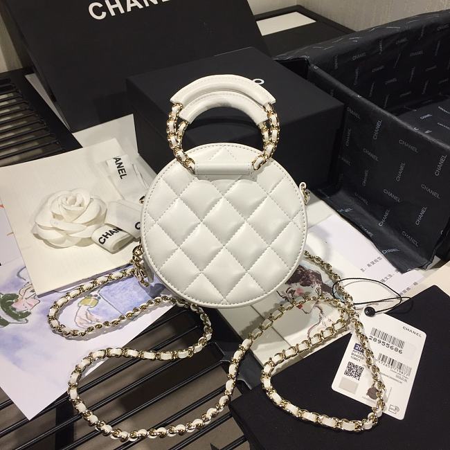 Ch**el woven chain handle round bag white ap1176 12 x 12 x 5 cm