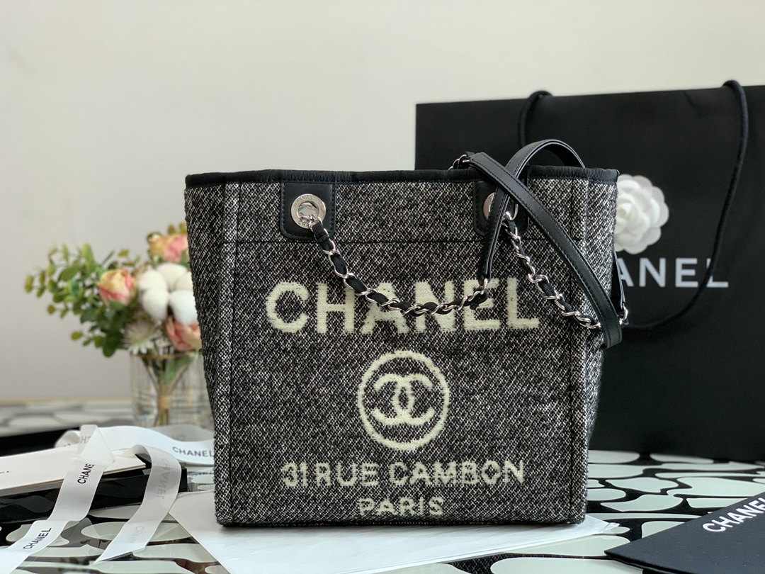 Ch**el deauville tote bag black 28 cm