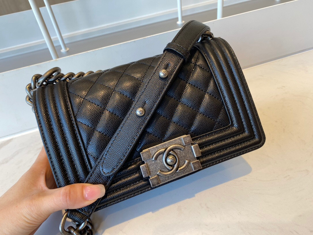 Ch**el small boy handbag grained calfskin & ruthenium-finish metal black a67085 20 cm