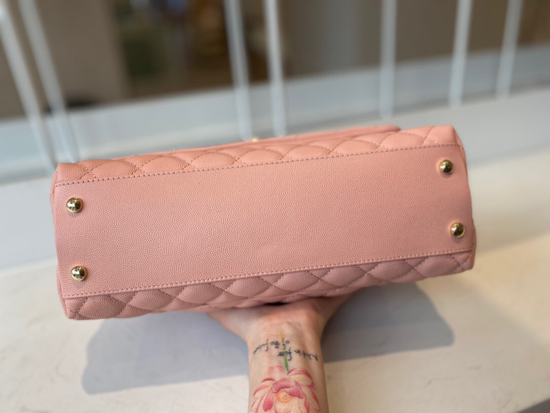 Ch**el small coco handle bag grained leather pink a92991 28 cm