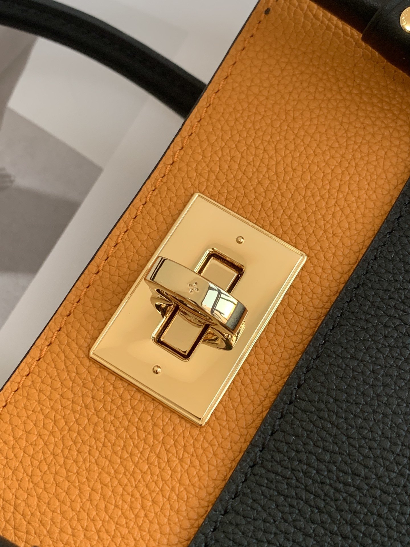 l0vis Vvtt0n on my side mm  canvas black m53823 30.5 x 24.5 x 14 cm