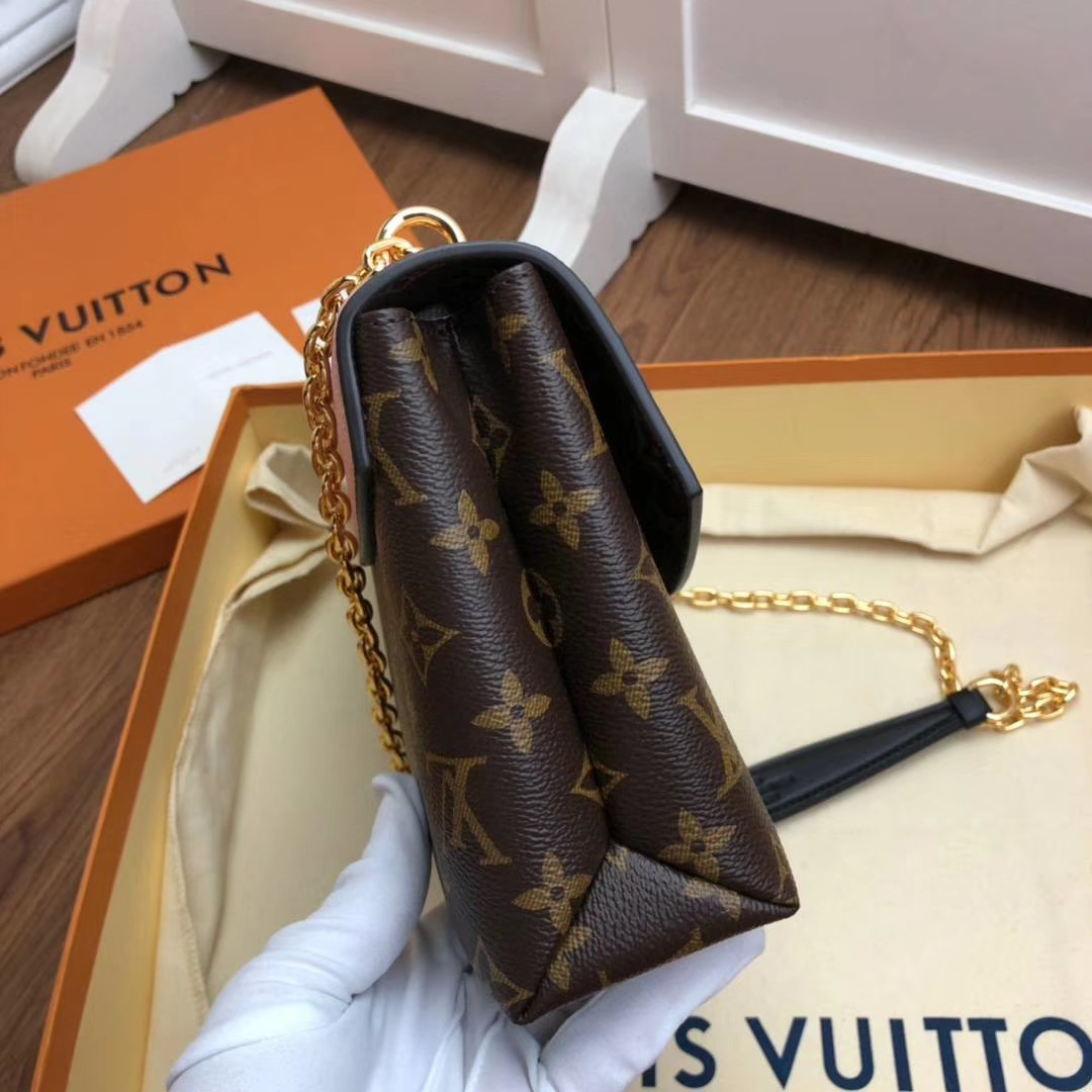 l0vis Vvtt0n saint-placide monogram canvas and leather pink m43714 26 x 16 x 7 cm