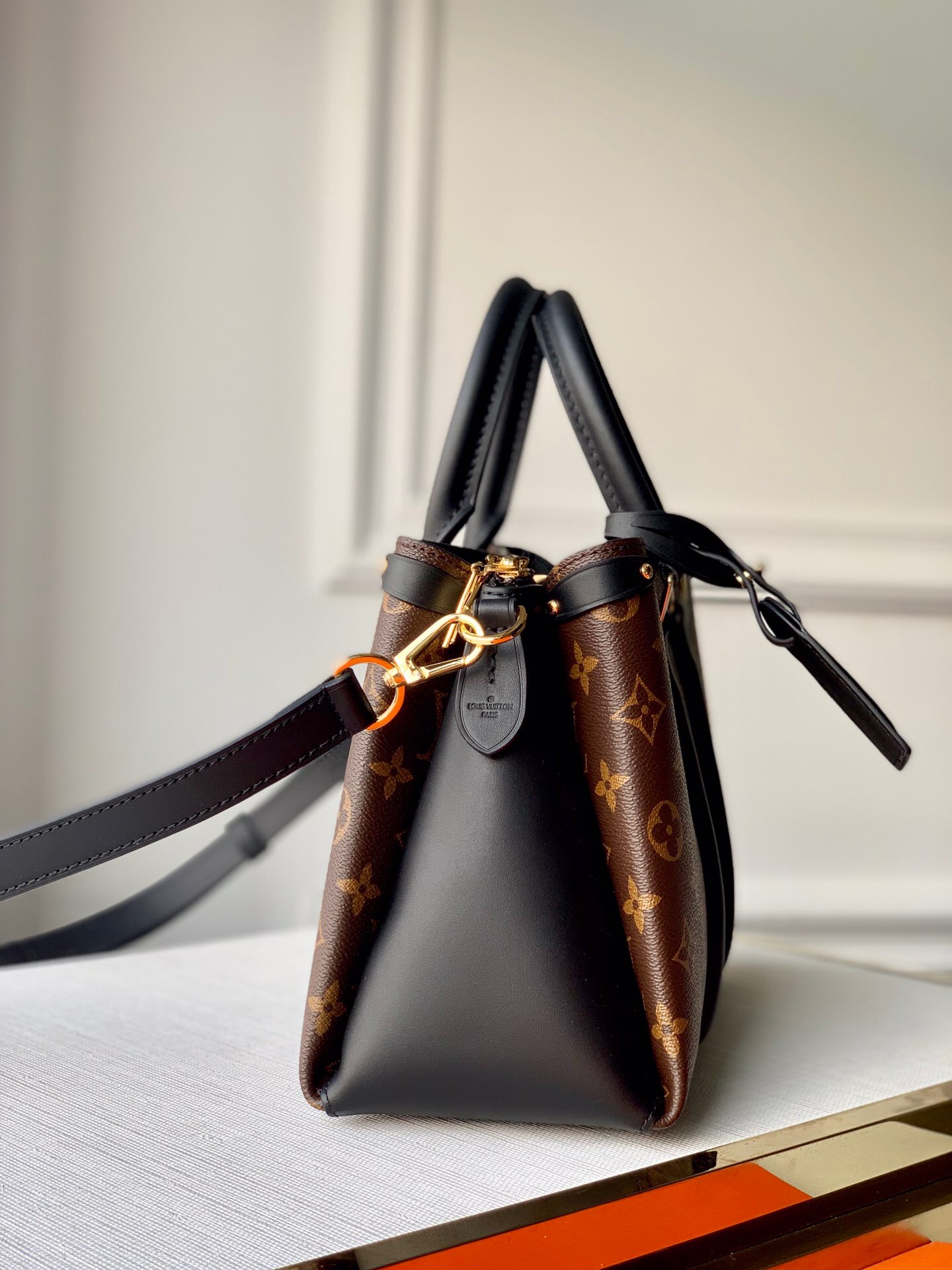 l0vis Vvtt0n soufflot bb monogram canvas and leather black m44898 29 × 19 × 10 cm