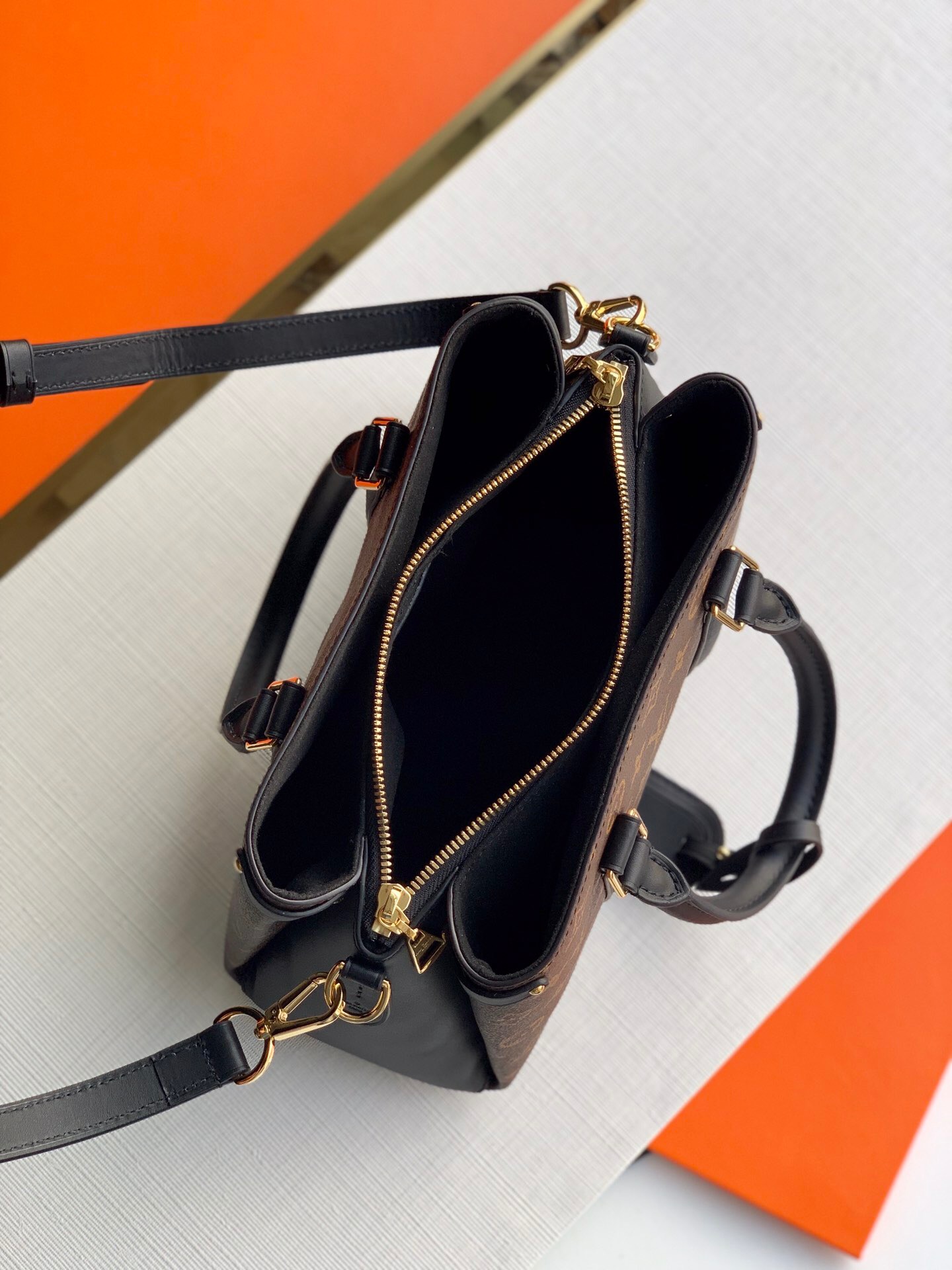 l0vis Vvtt0n soufflot bb monogram canvas and leather black m44898 29 × 19 × 10 cm