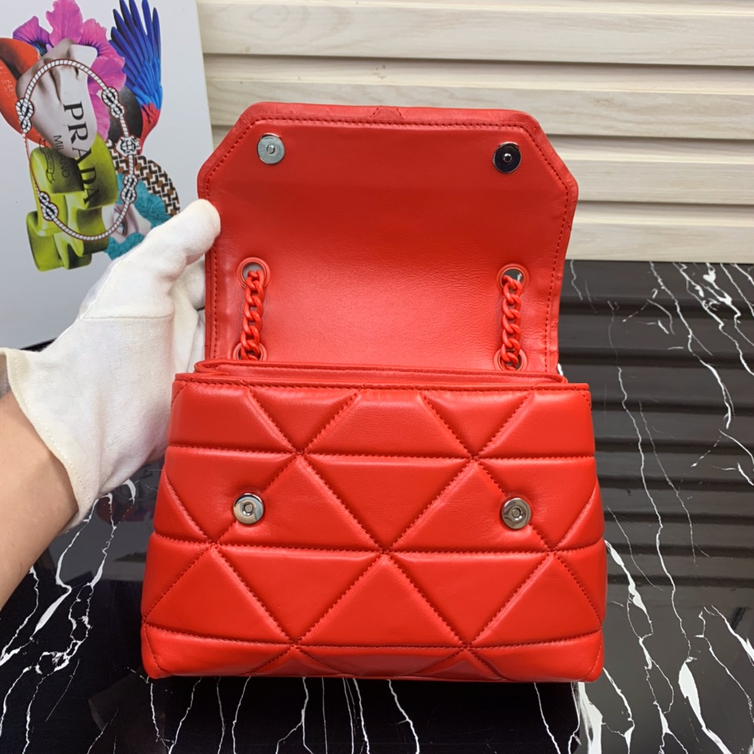 Pra*a small spectrum nappa leather bag red 1bd233 23 x 17 x 8 cm