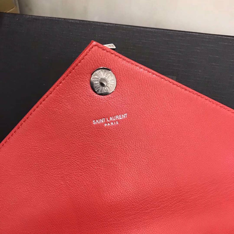 Y51 medium college in matelassÉ leather silver metal red 600279 24 x 17 x 7 cm