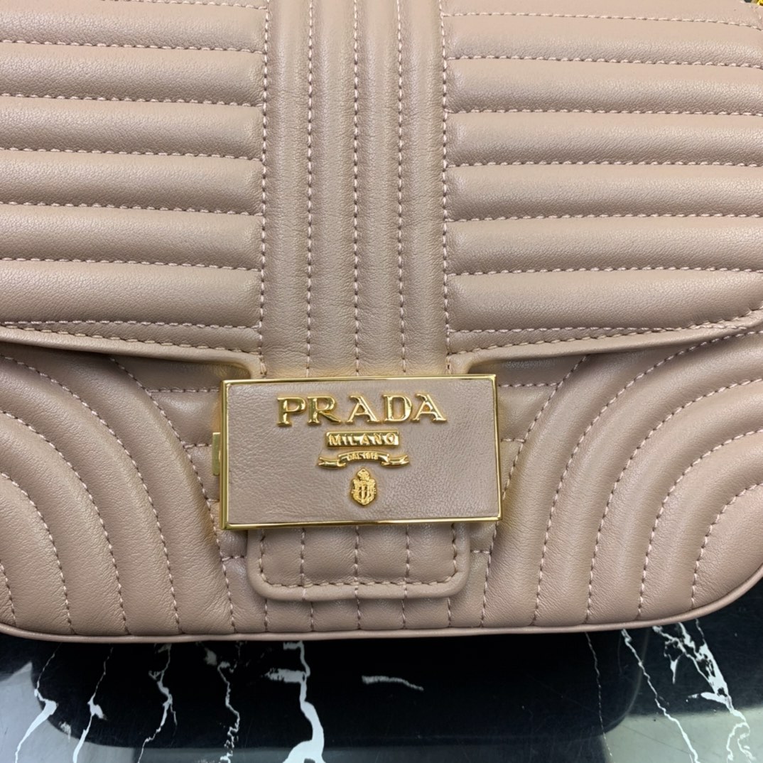 Pra*a diagramme shoulder bag beige 1bd227 20.5 x 14 x 5 cm