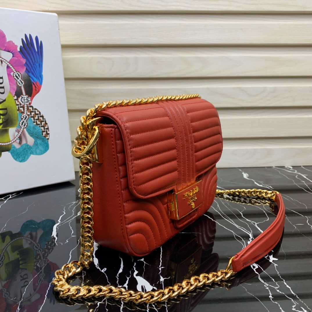 Pra*a diagramme shoulder bag red 1bd227 20.5 x 14 x 5 cm