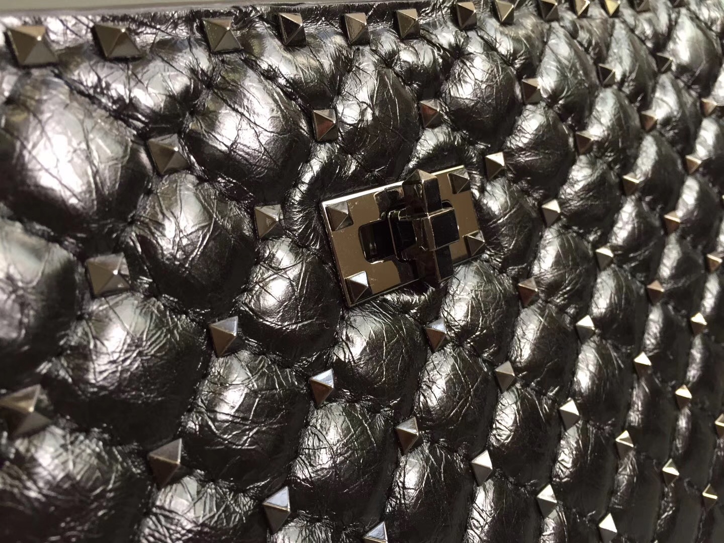 Va1e*ntin0 rockstud spike tote bag black 33 x 12 x 23 cm