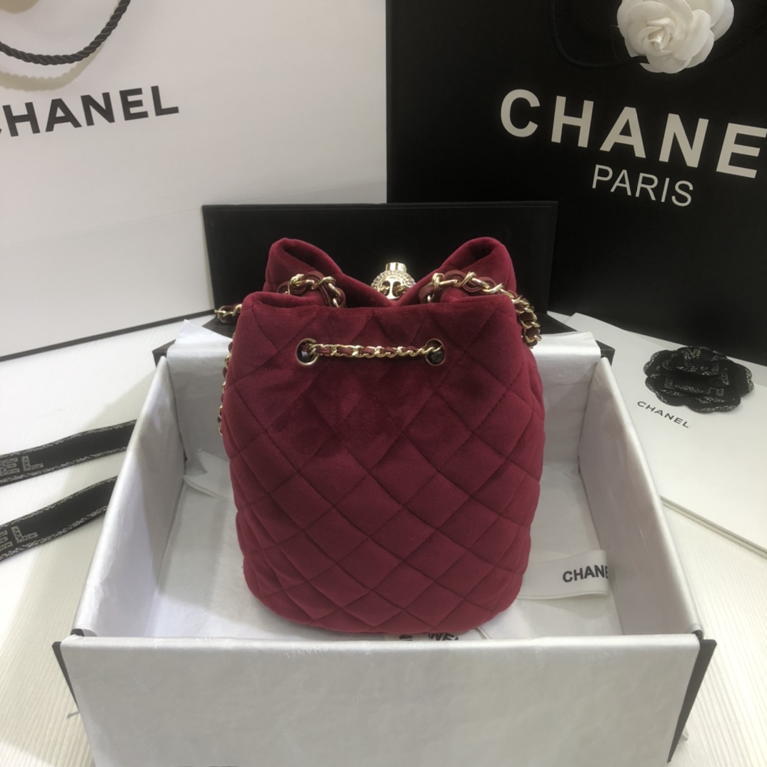 Ch**el strass drawstring bucket bag velvet burgundy as1894 19 x 13 x 13 cm