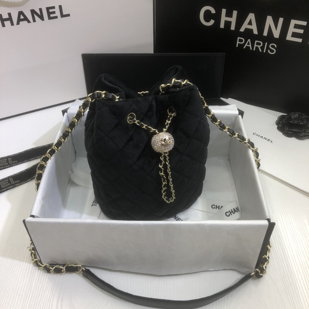 Ch**el strass drawstring bucket bag velvet black as1894 19 x 13 x 13 cm