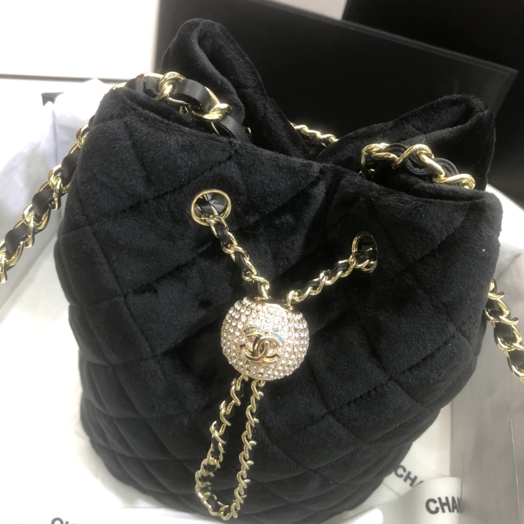 Ch**el strass drawstring bucket bag velvet black as1894 19 x 13 x 13 cm