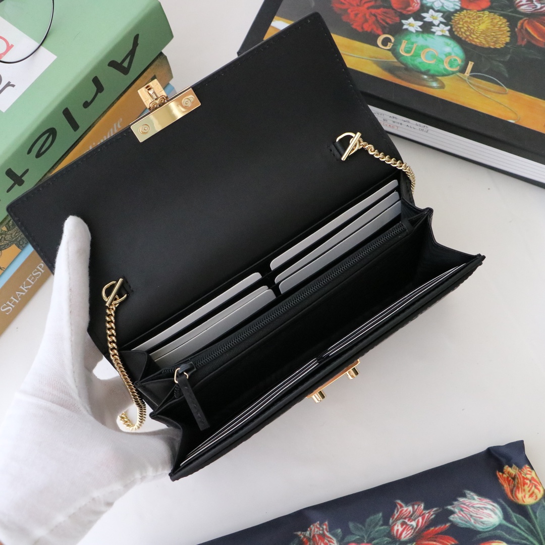 Gvc*1 padlock continental wallet Gvc*1 signature leather black 453506 19 x 10 x 3.5 cm